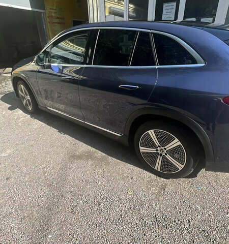 Синий Мерседес EQE SUV, объемом двигателя 0 л и пробегом 5 тыс. км за 60750 $, фото 63 на Automoto.ua
