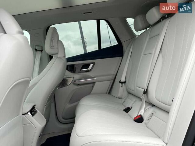 Зеленый Мерседес EQE SUV, объемом двигателя 0 л и пробегом 13 тыс. км за 49190 $, фото 20 на Automoto.ua