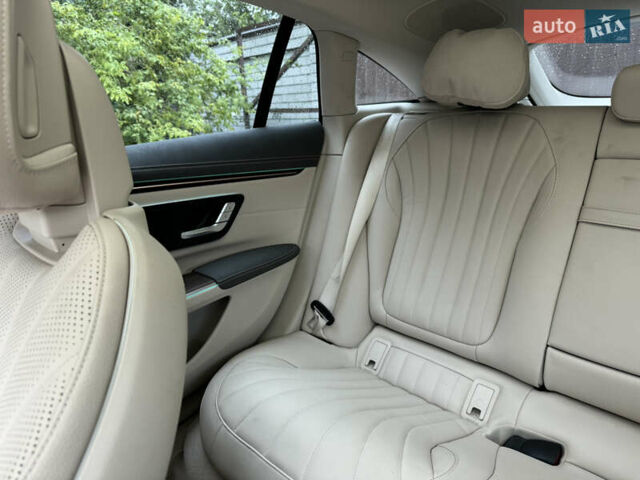 Белый Мерседес EQS, объемом двигателя 0 л и пробегом 55 тыс. км за 48000 $, фото 30 на Automoto.ua