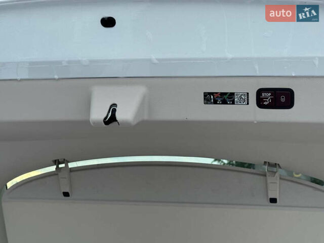 Белый Мерседес EQS, объемом двигателя 0 л и пробегом 25 тыс. км за 47500 $, фото 99 на Automoto.ua