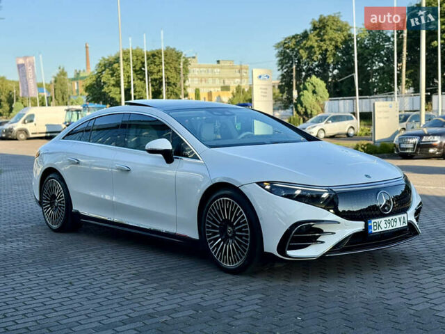 Белый Мерседес EQS, объемом двигателя 0 л и пробегом 19 тыс. км за 67000 $, фото 1 на Automoto.ua