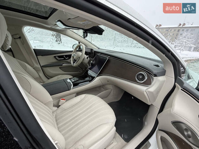 Белый Мерседес EQS, объемом двигателя 0 л и пробегом 25 тыс. км за 47850 $, фото 45 на Automoto.ua