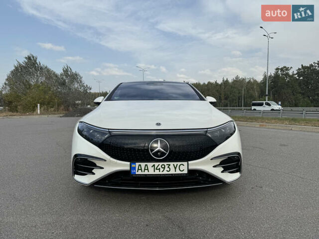 Белый Мерседес EQS, объемом двигателя 0 л и пробегом 49 тыс. км за 63900 $, фото 4 на Automoto.ua