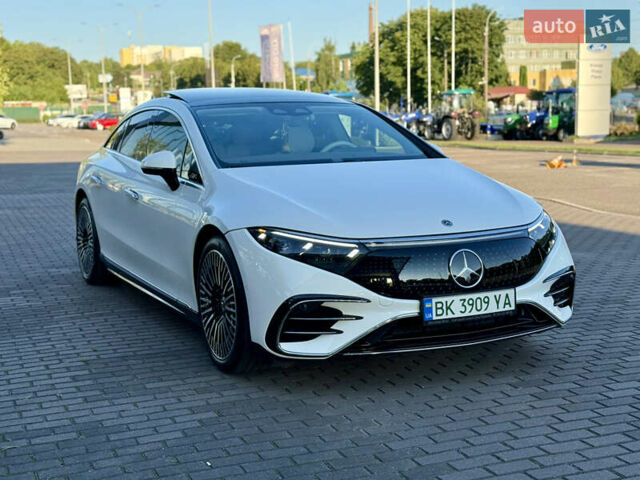 Белый Мерседес EQS, объемом двигателя 0 л и пробегом 19 тыс. км за 67000 $, фото 3 на Automoto.ua