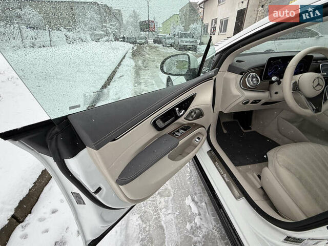 Белый Мерседес EQS, объемом двигателя 0 л и пробегом 25 тыс. км за 47850 $, фото 44 на Automoto.ua