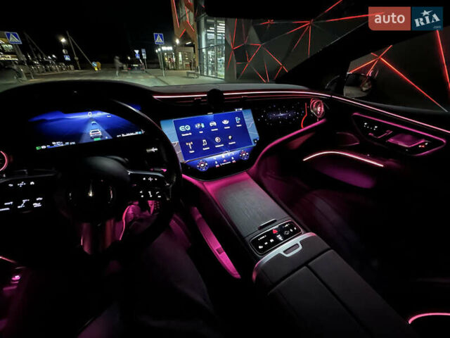 Білий Мерседес EQS, об'ємом двигуна 0 л та пробігом 56 тис. км за 56000 $, фото 23 на Automoto.ua