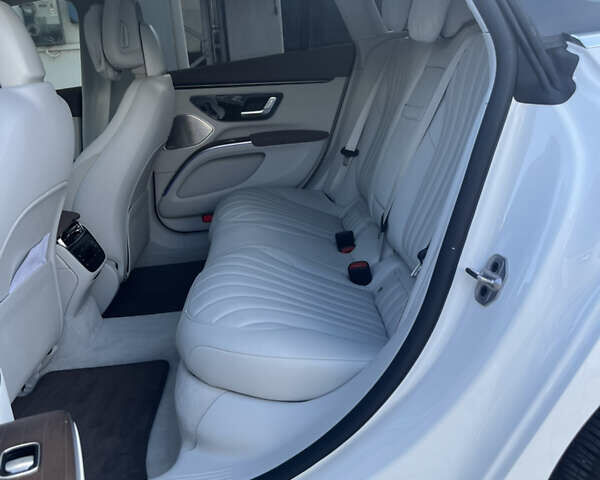 Белый Мерседес EQS, объемом двигателя 0 л и пробегом 53 тыс. км за 47000 $, фото 17 на Automoto.ua