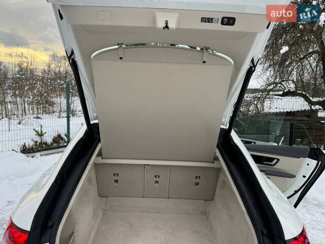 Белый Мерседес EQS, объемом двигателя 0 л и пробегом 25 тыс. км за 47500 $, фото 94 на Automoto.ua