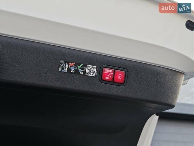 Белый Мерседес EQS, объемом двигателя 0 л и пробегом 30 тыс. км за 103299 $, фото 74 на Automoto.ua