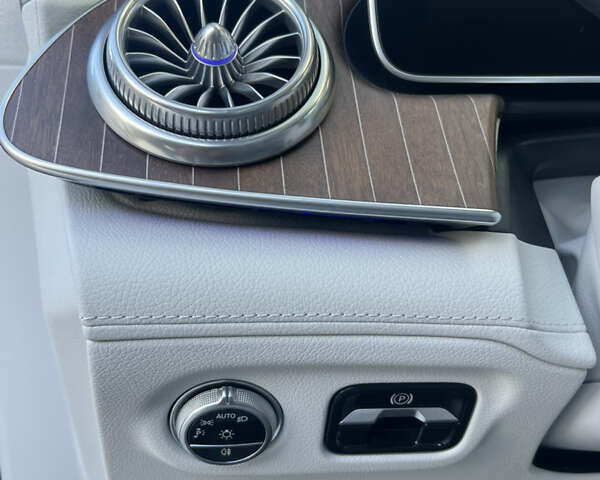 Белый Мерседес EQS, объемом двигателя 0 л и пробегом 53 тыс. км за 47000 $, фото 26 на Automoto.ua