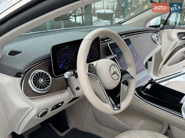 Белый Мерседес EQS, объемом двигателя 0 л и пробегом 25 тыс. км за 47500 $, фото 63 на Automoto.ua