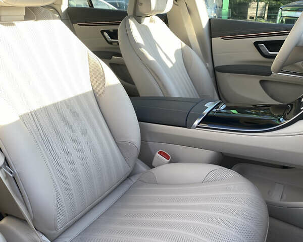 Белый Мерседес EQS, объемом двигателя 0 л и пробегом 15 тыс. км за 69900 $, фото 15 на Automoto.ua