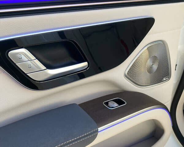 Белый Мерседес EQS, объемом двигателя 0 л и пробегом 15 тыс. км за 69900 $, фото 32 на Automoto.ua