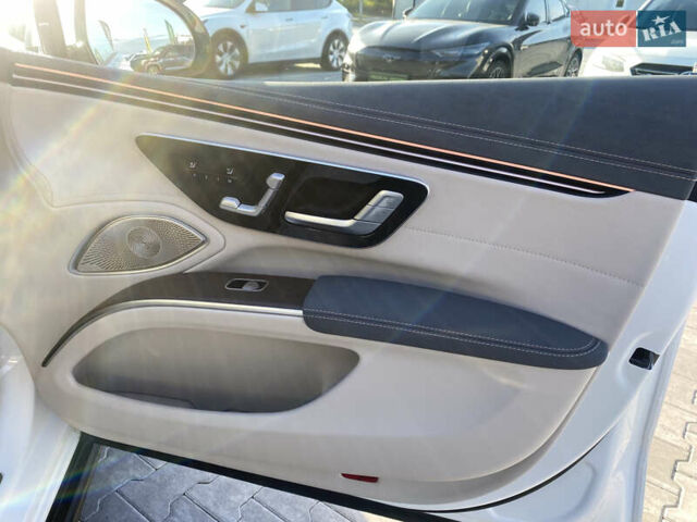 Белый Мерседес EQS, объемом двигателя 0 л и пробегом 15 тыс. км за 69900 $, фото 13 на Automoto.ua
