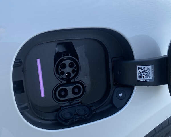 Белый Мерседес EQS, объемом двигателя 0 л и пробегом 15 тыс. км за 69900 $, фото 36 на Automoto.ua