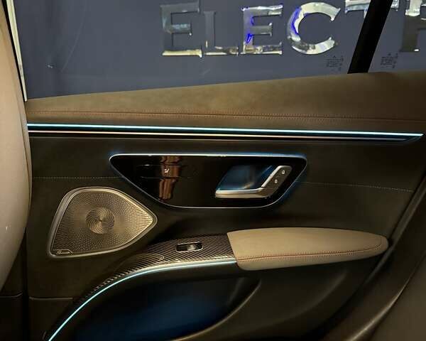 Черный Мерседес EQS, объемом двигателя 0 л и пробегом 39 тыс. км за 71999 $, фото 88 на Automoto.ua