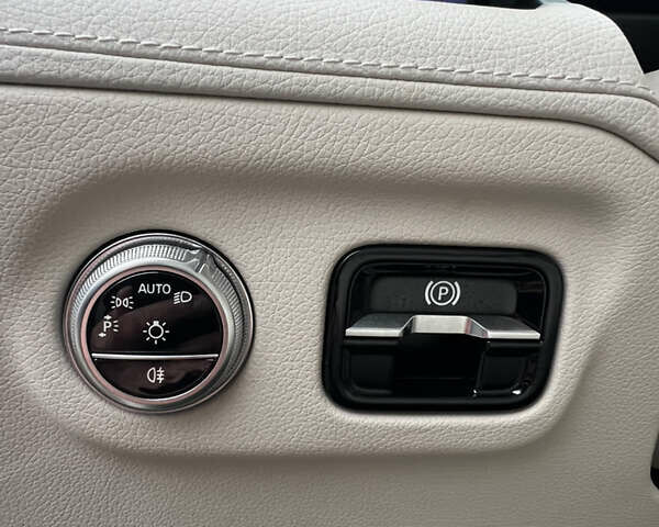 Черный Мерседес EQS, объемом двигателя 0 л и пробегом 13 тыс. км за 77777 $, фото 33 на Automoto.ua