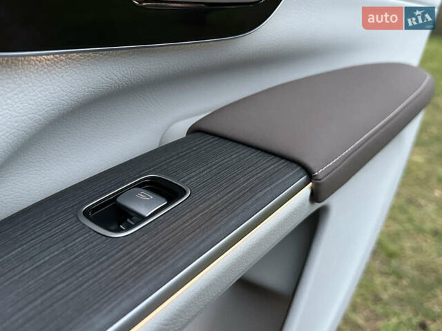 Черный Мерседес EQS, объемом двигателя 0 л и пробегом 20 тыс. км за 77700 $, фото 62 на Automoto.ua