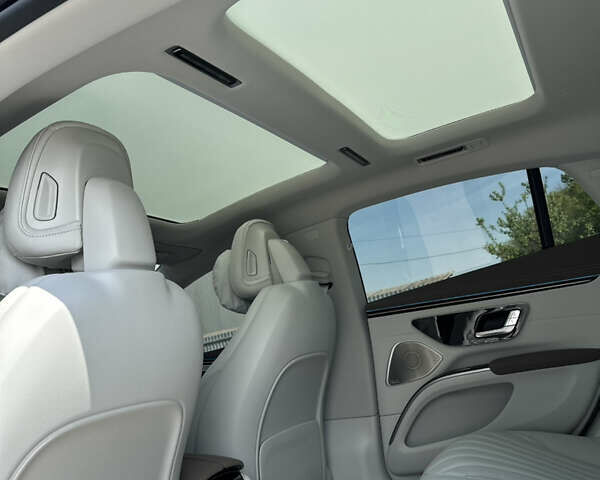 Червоний Мерседес EQS, об'ємом двигуна 0 л та пробігом 19 тис. км за 49500 $, фото 14 на Automoto.ua