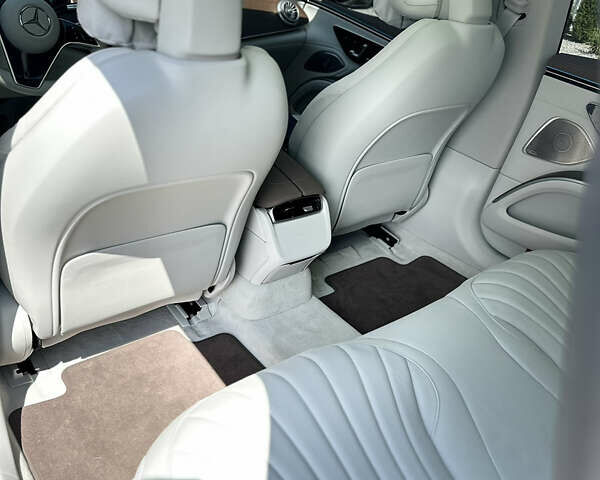 Червоний Мерседес EQS, об'ємом двигуна 0 л та пробігом 19 тис. км за 49500 $, фото 23 на Automoto.ua