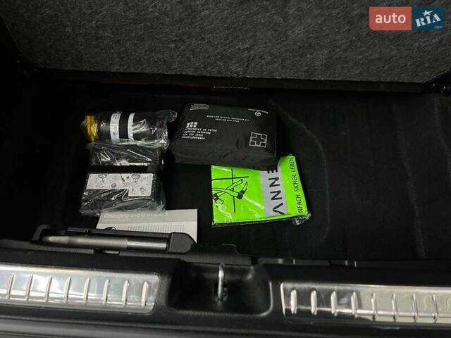 Серый Мерседес EQS, объемом двигателя 0 л и пробегом 80 тыс. км за 76000 $, фото 53 на Automoto.ua