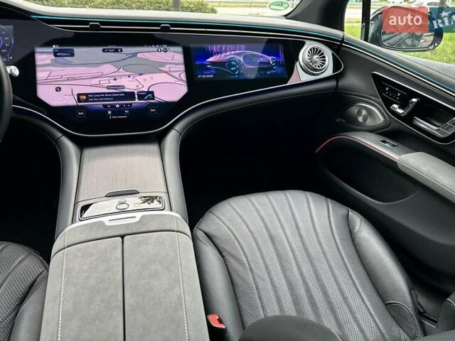 Серый Мерседес EQS, объемом двигателя 0 л и пробегом 15 тыс. км за 69999 $, фото 13 на Automoto.ua