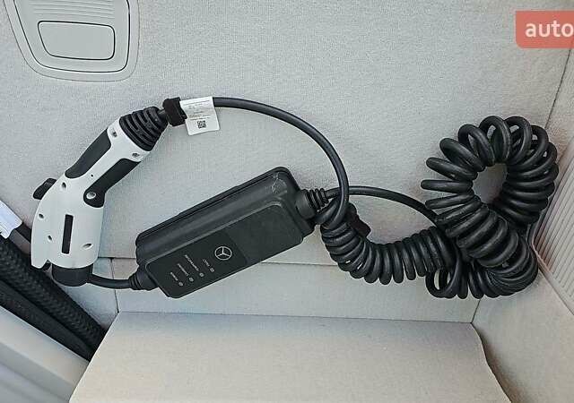 Серый Мерседес EQS, объемом двигателя 0 л и пробегом 88 тыс. км за 59500 $, фото 11 на Automoto.ua
