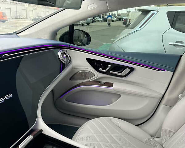 Серый Мерседес EQS, объемом двигателя 0 л и пробегом 51 тыс. км за 99500 $, фото 1 на Automoto.ua