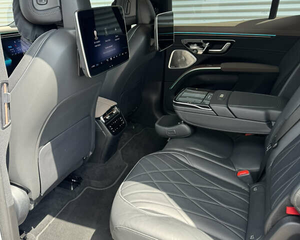 Серый Мерседес EQS, объемом двигателя 0 л и пробегом 28 тыс. км за 97800 $, фото 39 на Automoto.ua