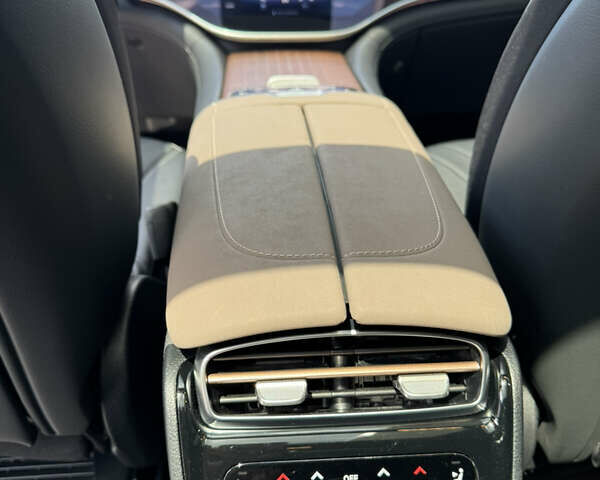 Серый Мерседес EQS, объемом двигателя 0 л и пробегом 28 тыс. км за 97800 $, фото 80 на Automoto.ua