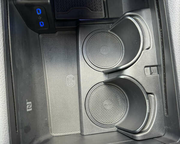 Серый Мерседес EQS, объемом двигателя 0 л и пробегом 28 тыс. км за 97800 $, фото 107 на Automoto.ua