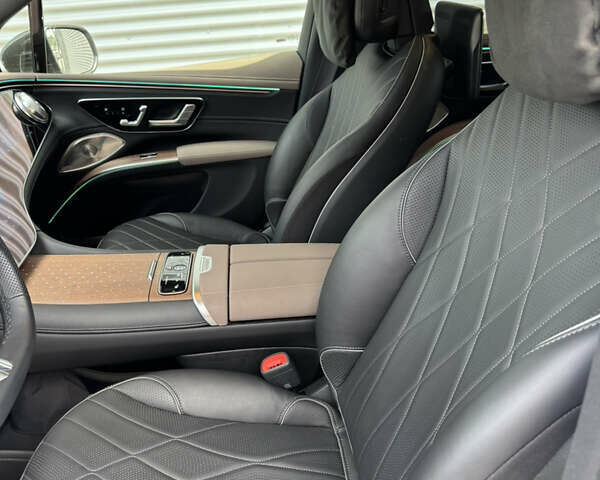 Серый Мерседес EQS, объемом двигателя 0 л и пробегом 28 тыс. км за 97800 $, фото 42 на Automoto.ua