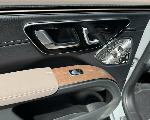 Серый Мерседес EQS, объемом двигателя 0 л и пробегом 28 тыс. км за 97800 $, фото 38 на Automoto.ua