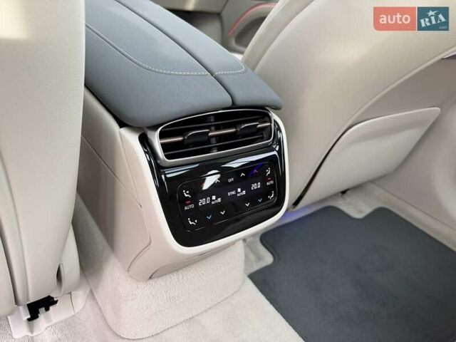 Серый Мерседес EQS, объемом двигателя 0 л и пробегом 1 тыс. км за 79900 $, фото 131 на Automoto.ua