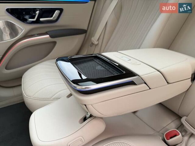 Серый Мерседес EQS, объемом двигателя 0 л и пробегом 1 тыс. км за 79900 $, фото 136 на Automoto.ua