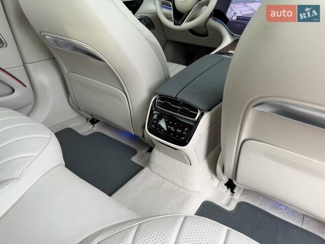 Серый Мерседес EQS, объемом двигателя 0 л и пробегом 1 тыс. км за 79900 $, фото 141 на Automoto.ua