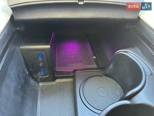 Синий Мерседес EQS, объемом двигателя 0 л и пробегом 44 тыс. км за 57999 $, фото 49 на Automoto.ua