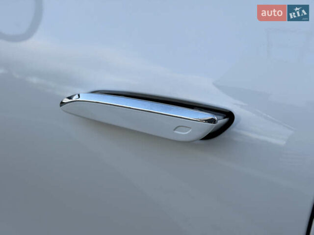 Білий Мерседес EQS SUV, об'ємом двигуна 0 л та пробігом 72 тис. км за 57499 $, фото 11 на Automoto.ua