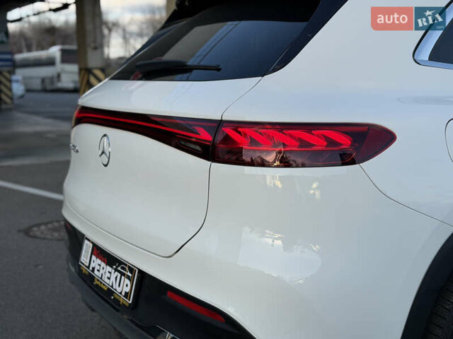Білий Мерседес EQS SUV, об'ємом двигуна 0 л та пробігом 72 тис. км за 57499 $, фото 9 на Automoto.ua