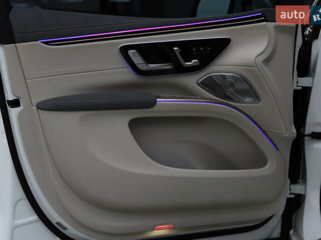 Белый Мерседес EQS SUV, объемом двигателя 0 л и пробегом 32 тыс. км за 56900 $, фото 70 на Automoto.ua