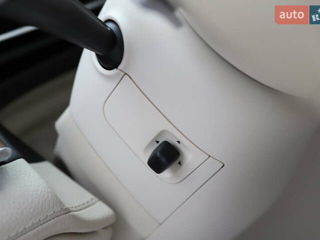 Белый Мерседес EQS SUV, объемом двигателя 0 л и пробегом 32 тыс. км за 56900 $, фото 100 на Automoto.ua