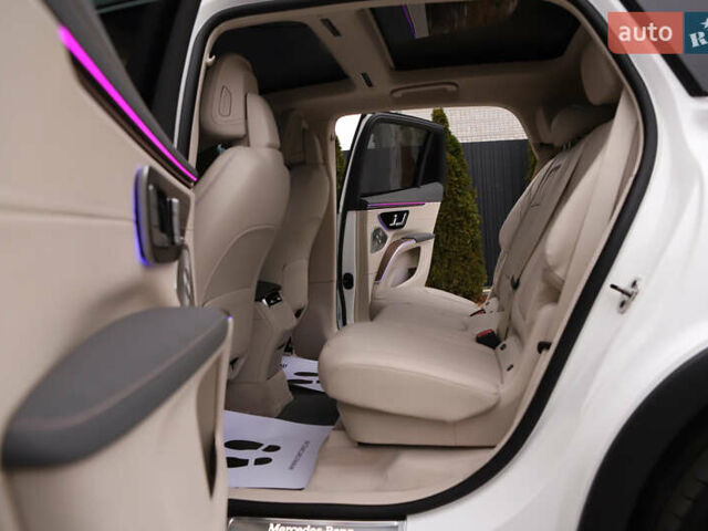 Белый Мерседес EQS SUV, объемом двигателя 0 л и пробегом 32 тыс. км за 56900 $, фото 111 на Automoto.ua