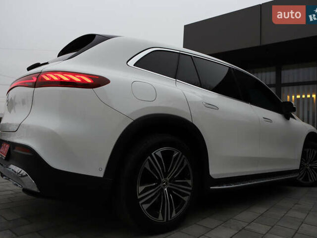 Белый Мерседес EQS SUV, объемом двигателя 0 л и пробегом 32 тыс. км за 56900 $, фото 68 на Automoto.ua