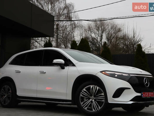 Белый Мерседес EQS SUV, объемом двигателя 0 л и пробегом 32 тыс. км за 56900 $, фото 11 на Automoto.ua