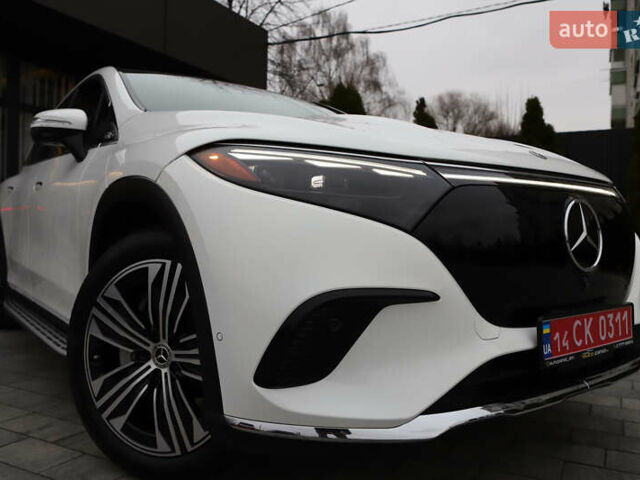 Белый Мерседес EQS SUV, объемом двигателя 0 л и пробегом 32 тыс. км за 56900 $, фото 32 на Automoto.ua