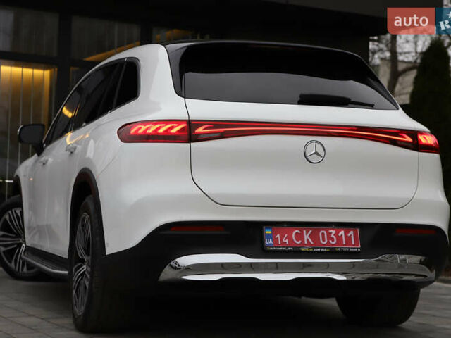 Белый Мерседес EQS SUV, объемом двигателя 0 л и пробегом 32 тыс. км за 56900 $, фото 45 на Automoto.ua