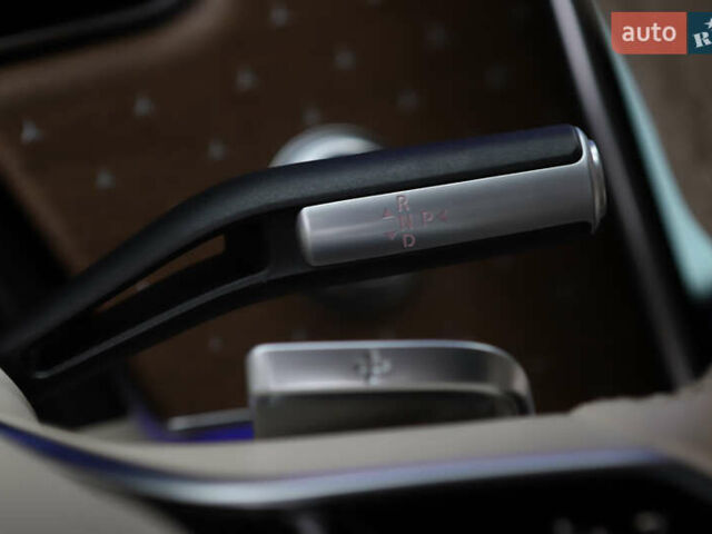 Белый Мерседес EQS SUV, объемом двигателя 0 л и пробегом 32 тыс. км за 56900 $, фото 86 на Automoto.ua