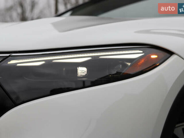 Белый Мерседес EQS SUV, объемом двигателя 0 л и пробегом 32 тыс. км за 56900 $, фото 27 на Automoto.ua