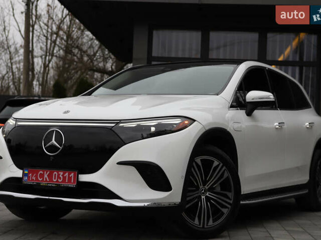 Белый Мерседес EQS SUV, объемом двигателя 0 л и пробегом 32 тыс. км за 56900 $, фото 4 на Automoto.ua