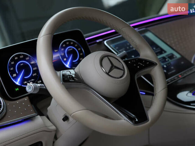 Белый Мерседес EQS SUV, объемом двигателя 0 л и пробегом 32 тыс. км за 56900 $, фото 121 на Automoto.ua